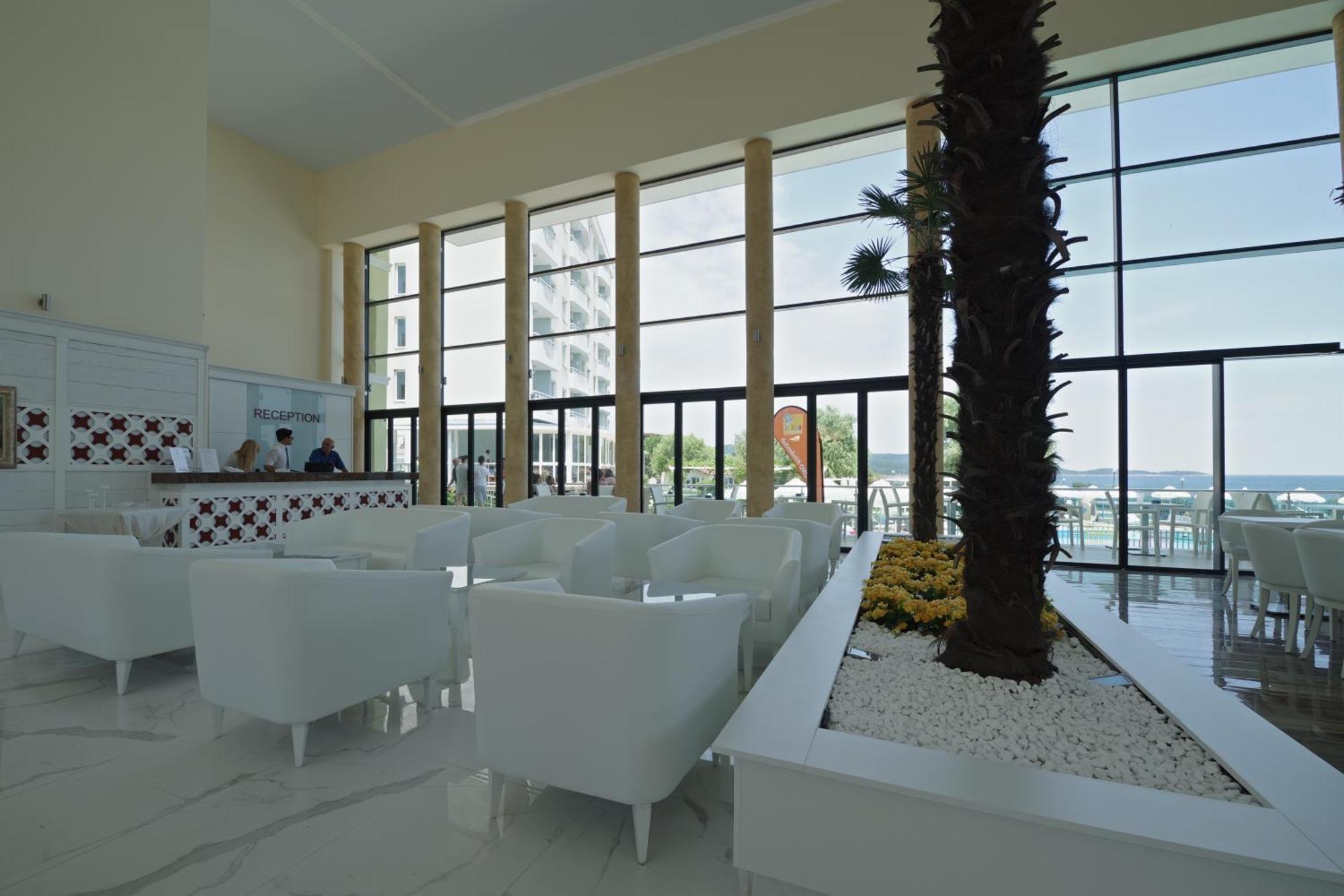 Hotel Perla Beach Club بريمورسكو المظهر الخارجي الصورة